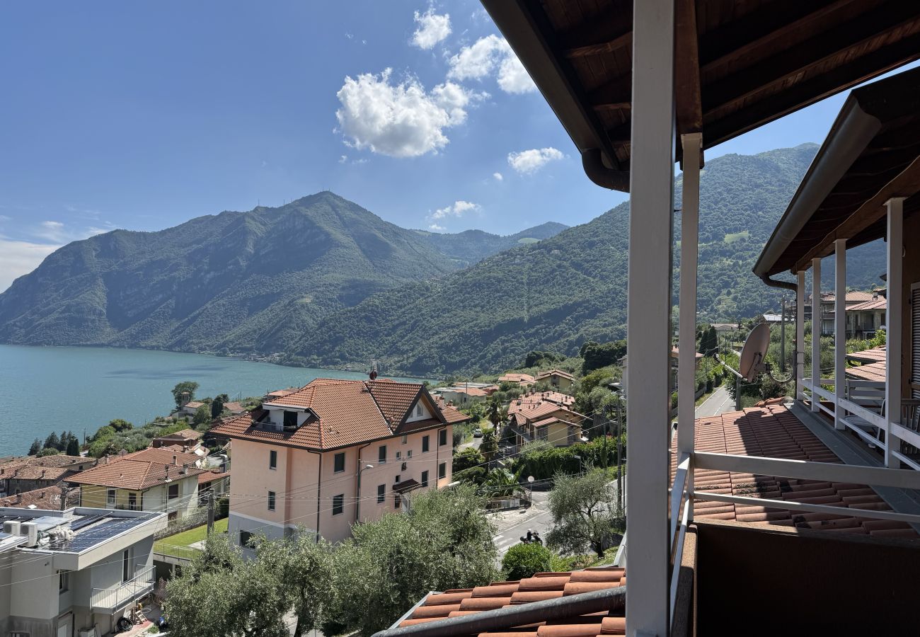 Appartamento a Riva di Solto - Sole E Lago