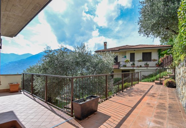 Appartamento a Solto Collina - Terrazza sul Lago Appartamento a Solto Collina - Terrazza sul Lago