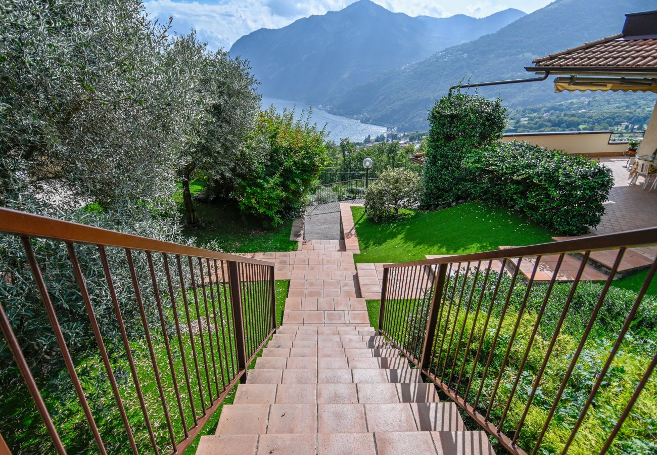 Appartamento a Solto Collina - Terrazza sul Lago