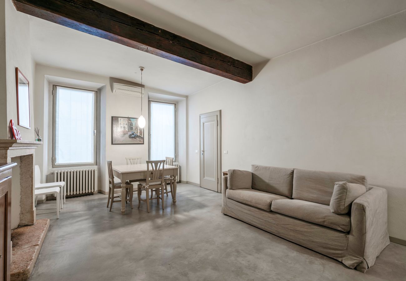 Studio a Brescia - Loggia Apartment