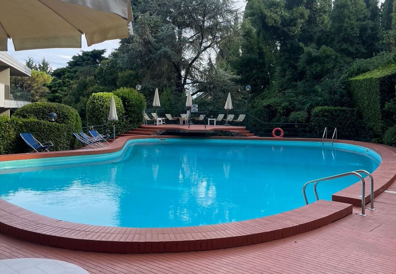 Studio a Gardone Riviera - Relais Villa Alba