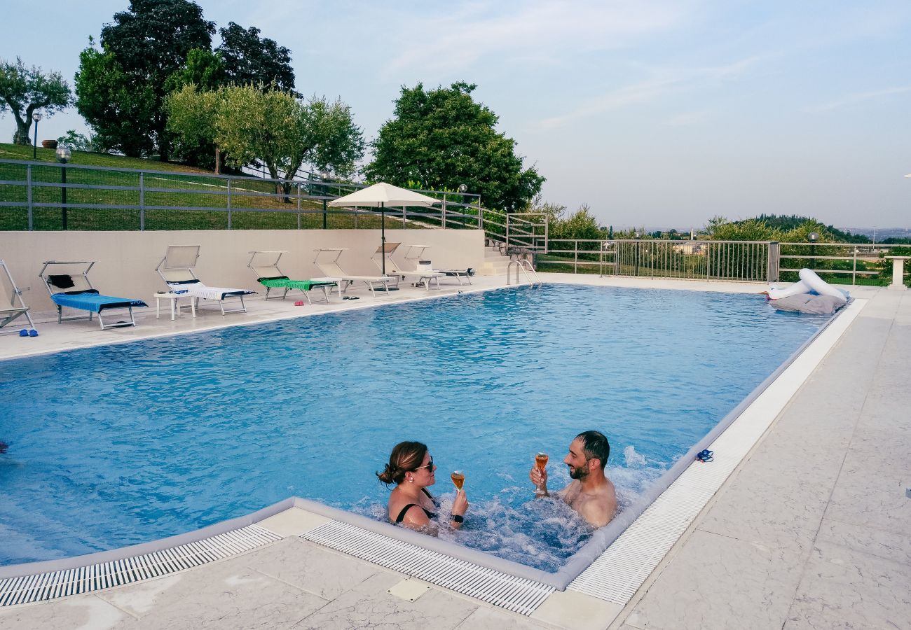 Aparthotel in Lonato del Garda - Il Casale Lonato Terra
