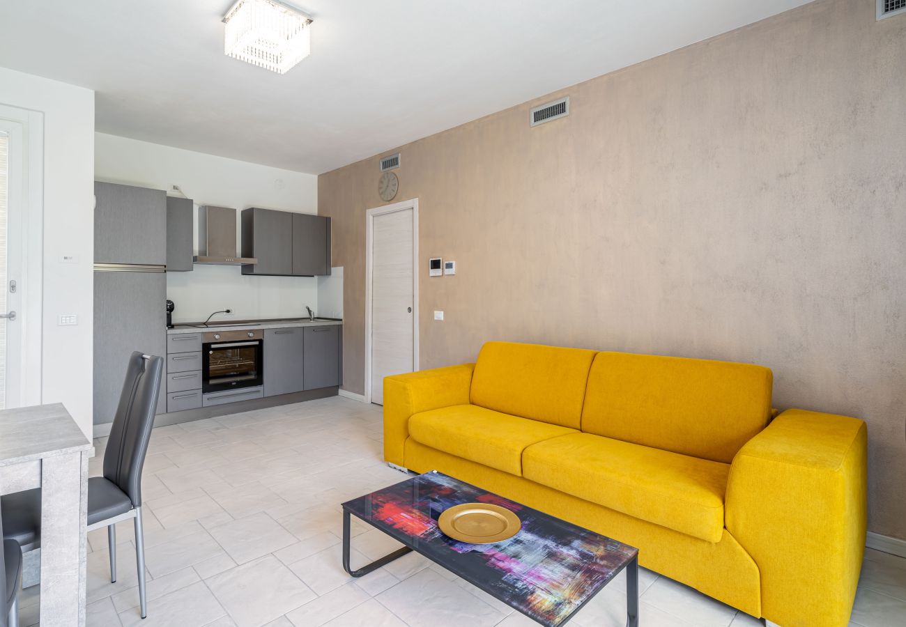 Apartment in Padenghe sul Garda - Garda Lido Red
