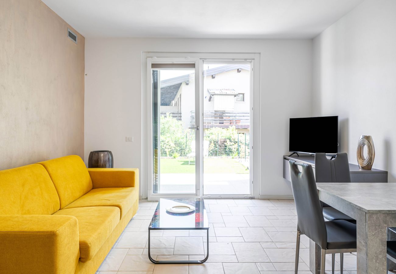 Apartment in Padenghe sul Garda - Garda Lido Red
