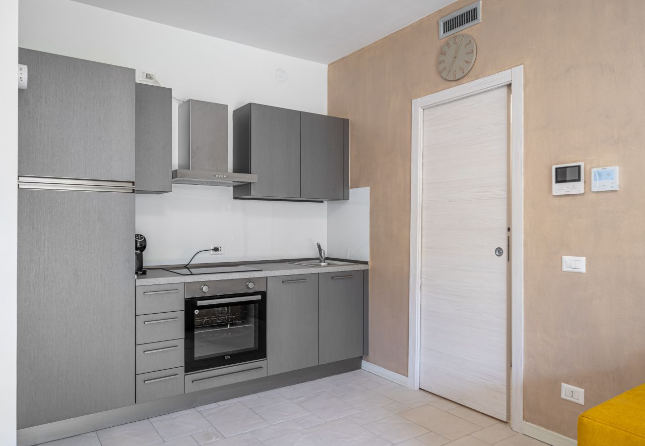 Apartment in Padenghe sul Garda - Garda Lido Red