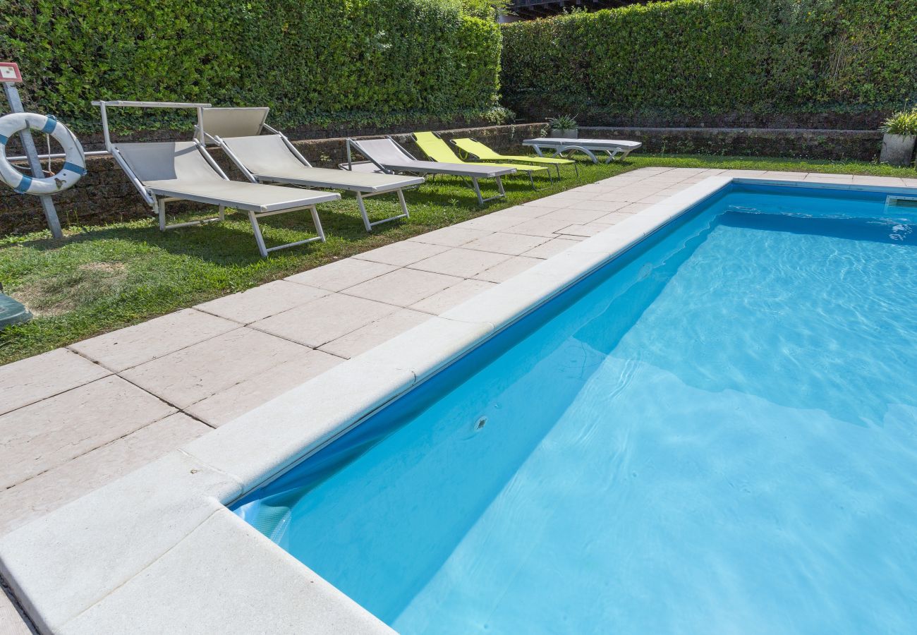 Apartment in Moniga del Garda - La Casetta di Viola