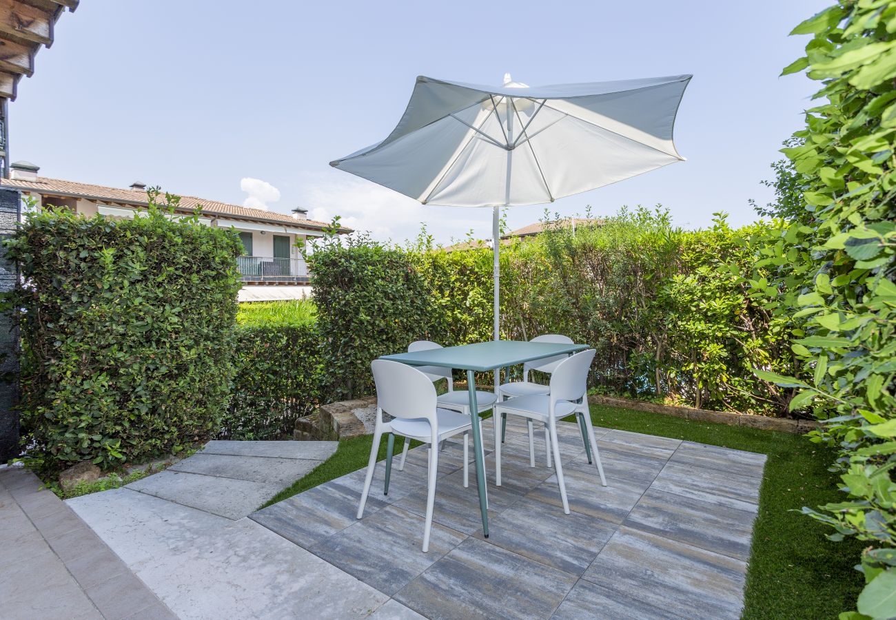 Apartment in Moniga del Garda - La Casetta di Viola