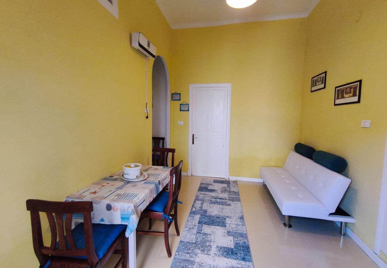 Apartment in Imperia - Paint House