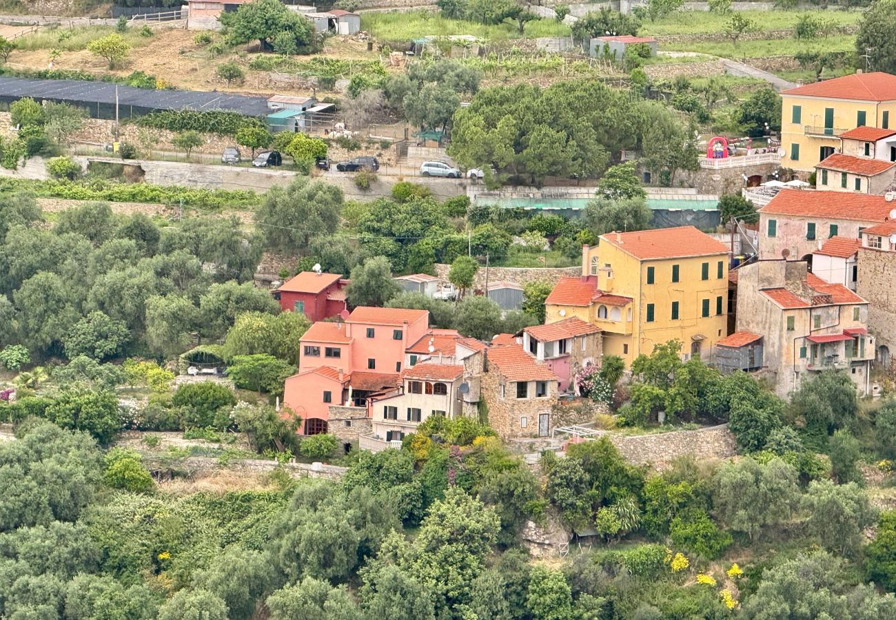 Rent by room in Imperia - Camera Fiordaliso 'Du Cappellan'