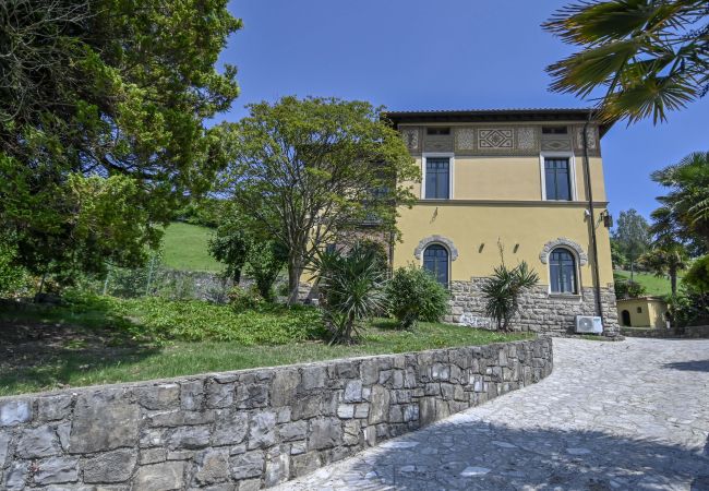 Estudio en Solto Collina - Room - La Poesia, Villa Giovanna  Estudio en Solto Collina - Room - La Poesia, Villa Giovanna