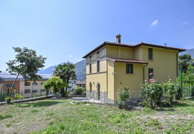 Estudio en Solto Collina - Room - Le Ninfee, Villa Giovanna  Estudio en Solto Collina - Room - Le Ninfee, Villa Giovanna